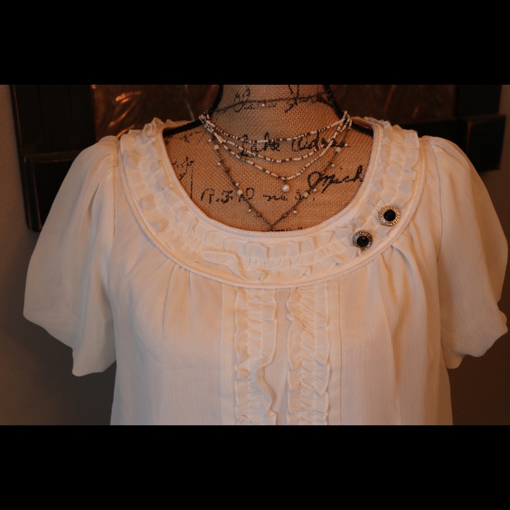 Beautiful off white sheer/lined top - Picture 3 of 5